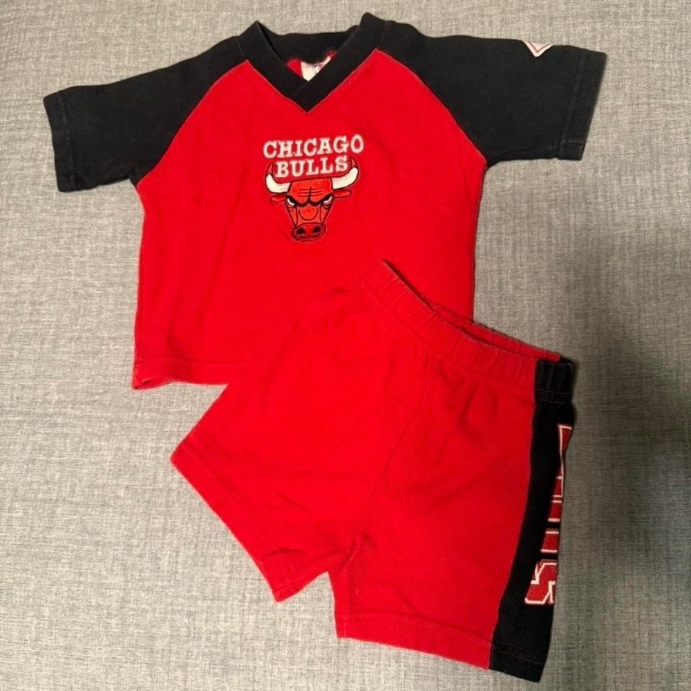 Vintage NBA Kid Athlete Chicago Bulls Set Size 18 Months Jordan Dream Team